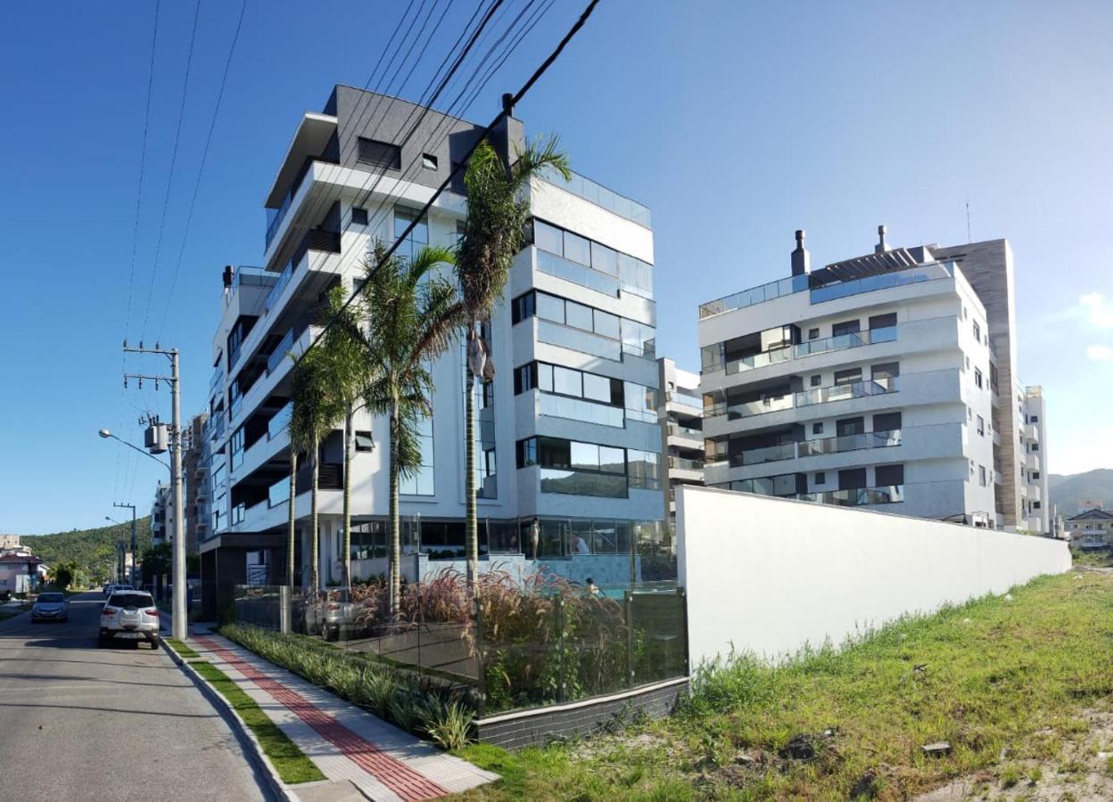 Cobertura Velejar Em Condominio Clube - Com Area De Lazer ゴヴェルナドール・セウソ・ラーモス エクステリア 写真
