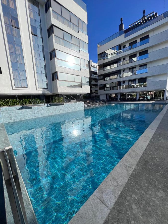 Cobertura Velejar Em Condominio Clube - Com Area De Lazer ゴヴェルナドール・セウソ・ラーモス エクステリア 写真