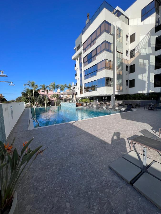 Cobertura Velejar Em Condominio Clube - Com Area De Lazer ゴヴェルナドール・セウソ・ラーモス エクステリア 写真
